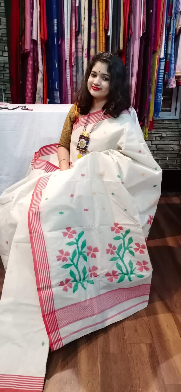 Handmade cotton jamdani saree